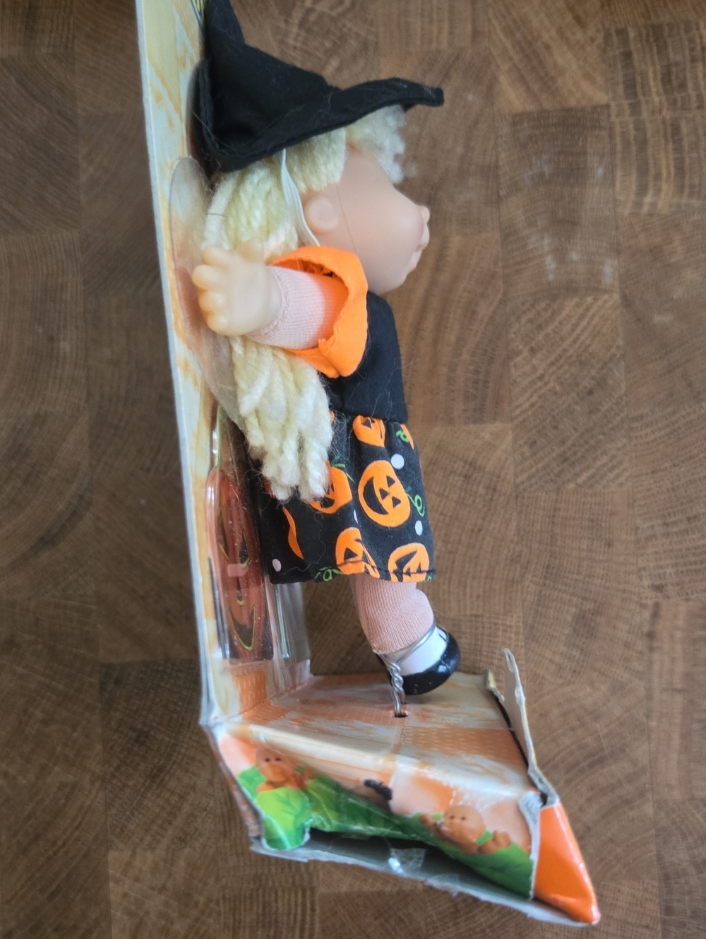 Cabbage Patch Halloween Pumpkin Witch Beanbag Mini Doll - Black & Orange - Picture 2 of 6